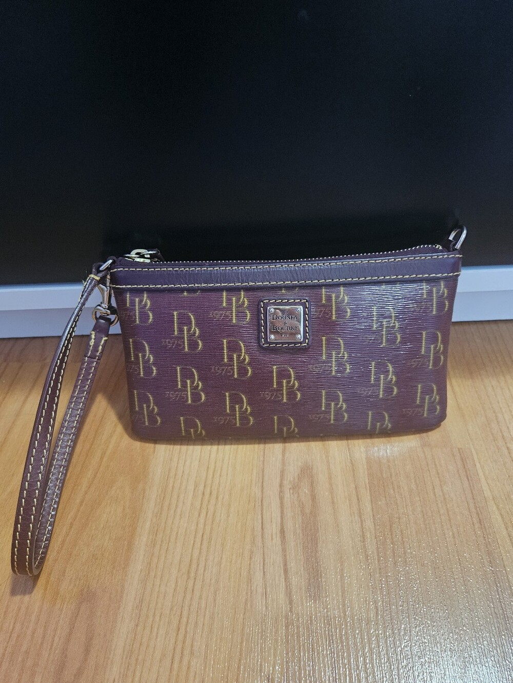 Dooney & Bourke Brown Vintage Signature Wristlet Clutch